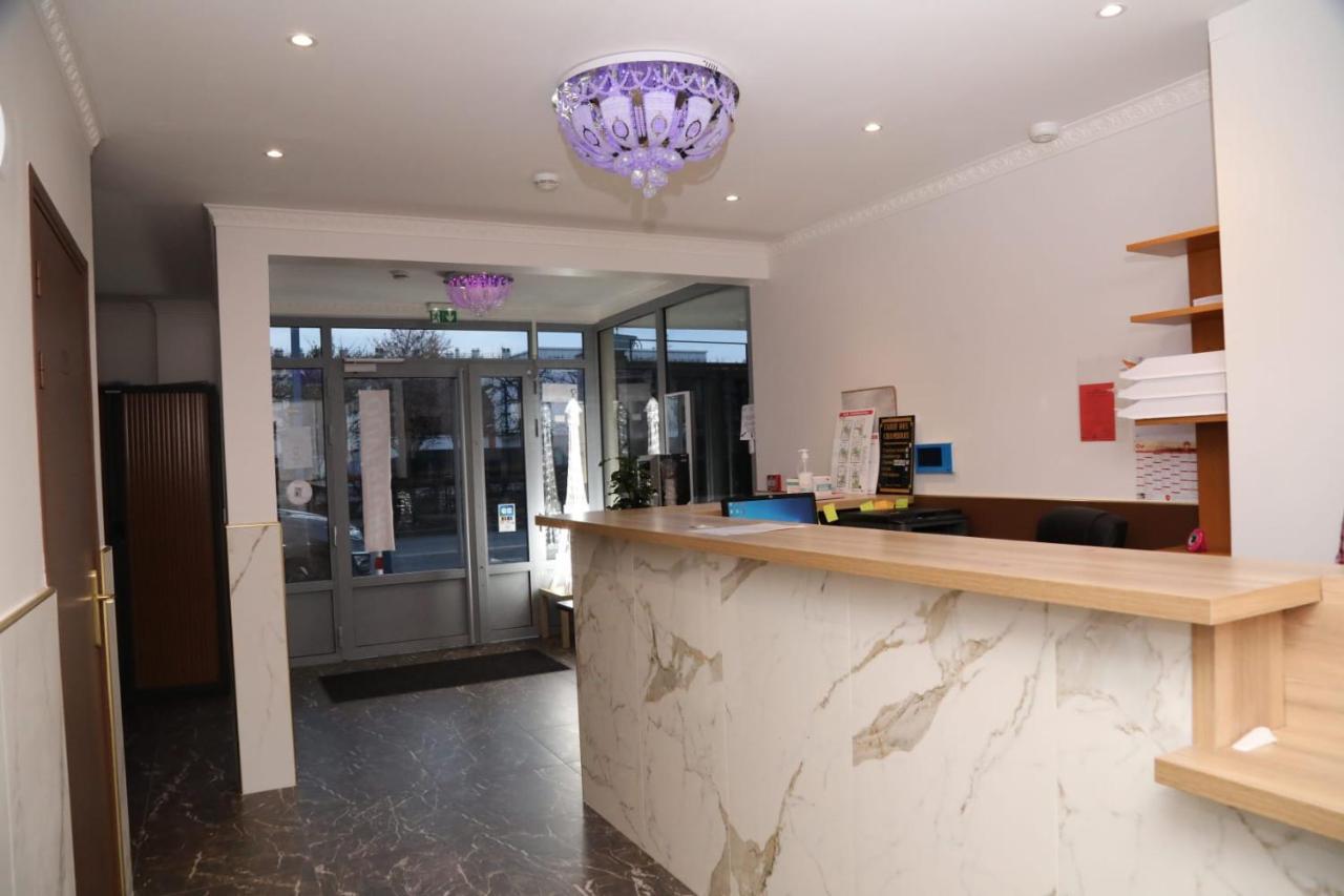 Hotel Le Privilege La Courneuve Exterior photo